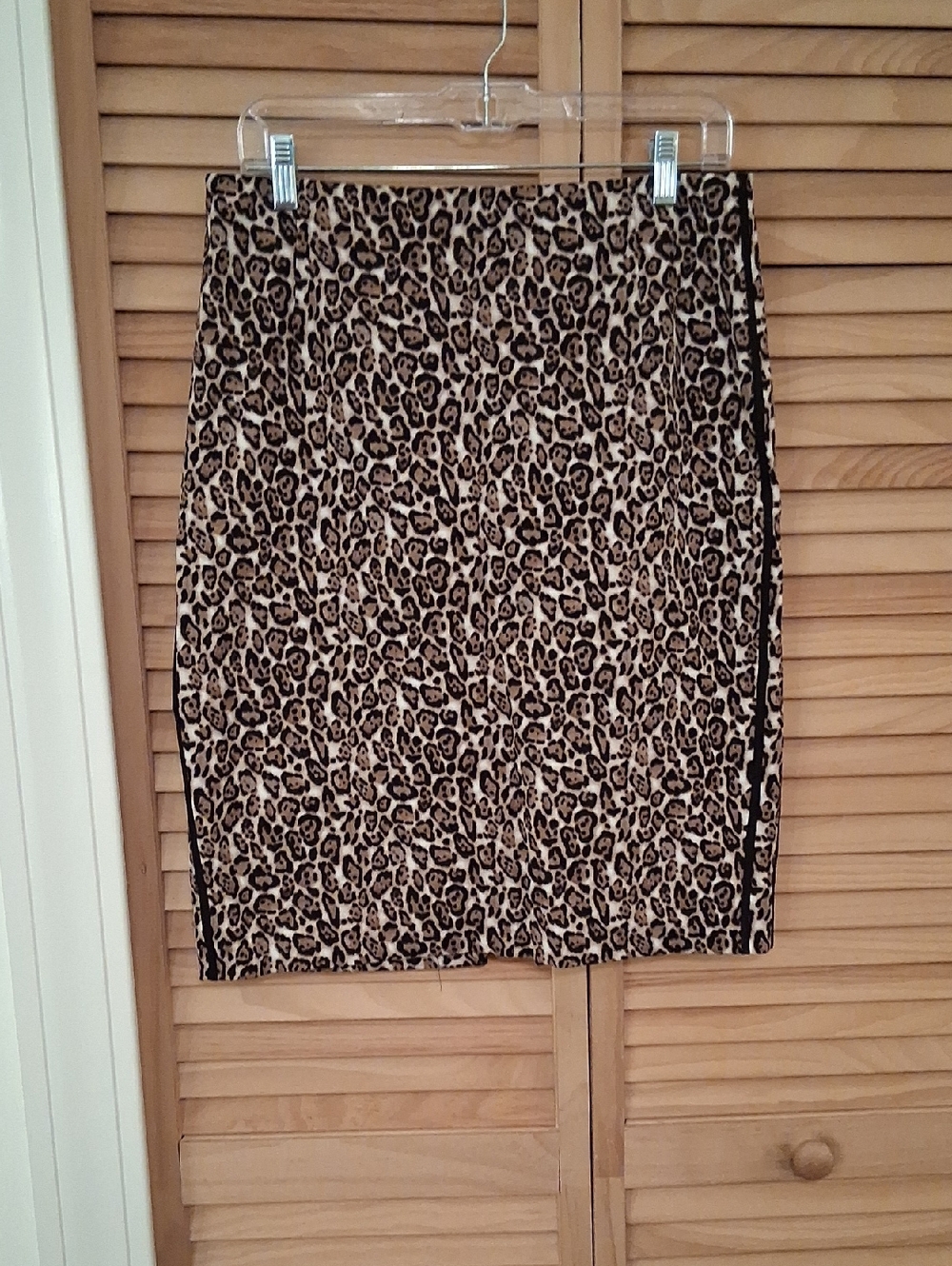 White House Black Market Leopard-Print Pencil Skirt in Beige and Black